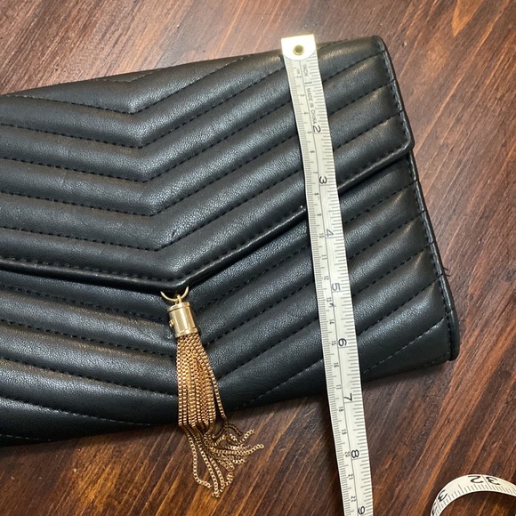 Lulus faux leather black clutch with tassel - Picture 10 of 10